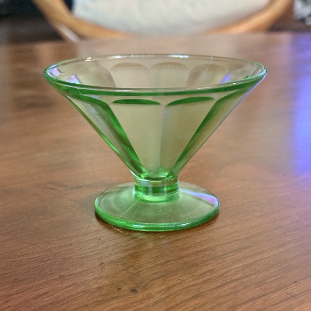 Vintage Federal Glass Green Uranium Paneled Footed Sherbet Dish UV Glow